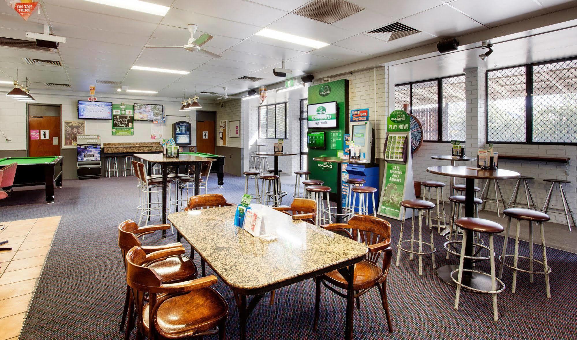 Upper Ross Hotel Townsville Exterior foto